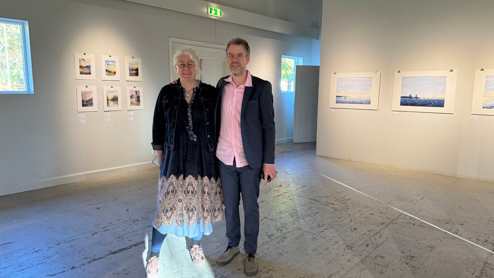 Jenny Övrebö och Ola Gustafsson i konsthallen.